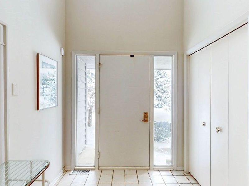 16 Deerfield Lane, Beachwood, OH 44122 Photo 2