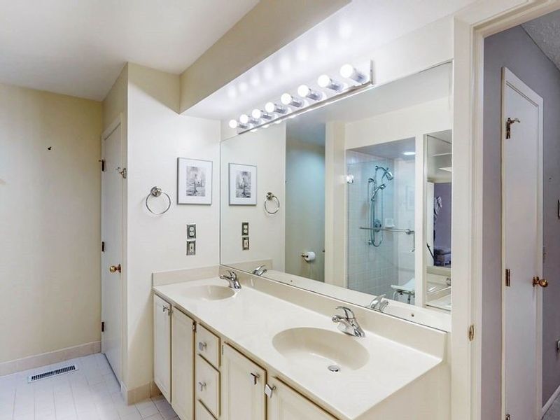 16 Deerfield Lane, Beachwood, OH 44122 Photo 25