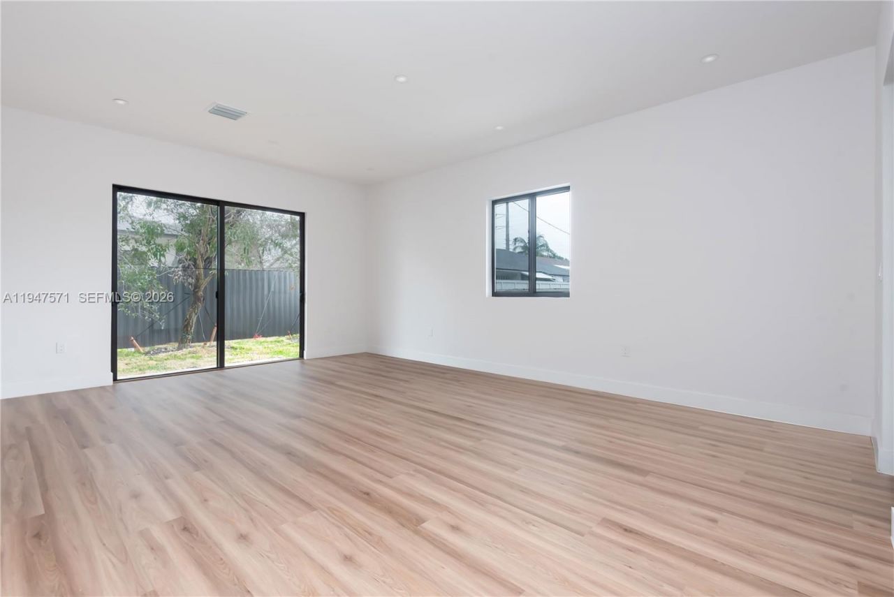 4517 NW 3rd Street, Miami, FL 33126 Photo