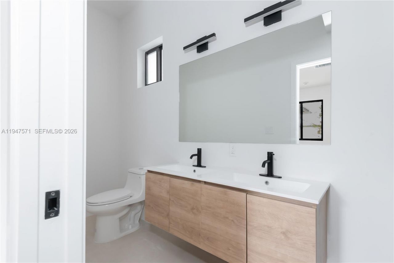 4517 NW 3rd Street, Miami, FL 33126 Photo