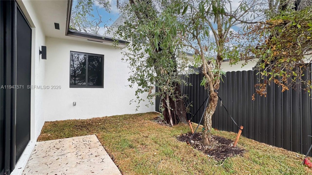 4517 NW 3rd Street, Miami, FL 33126 Photo