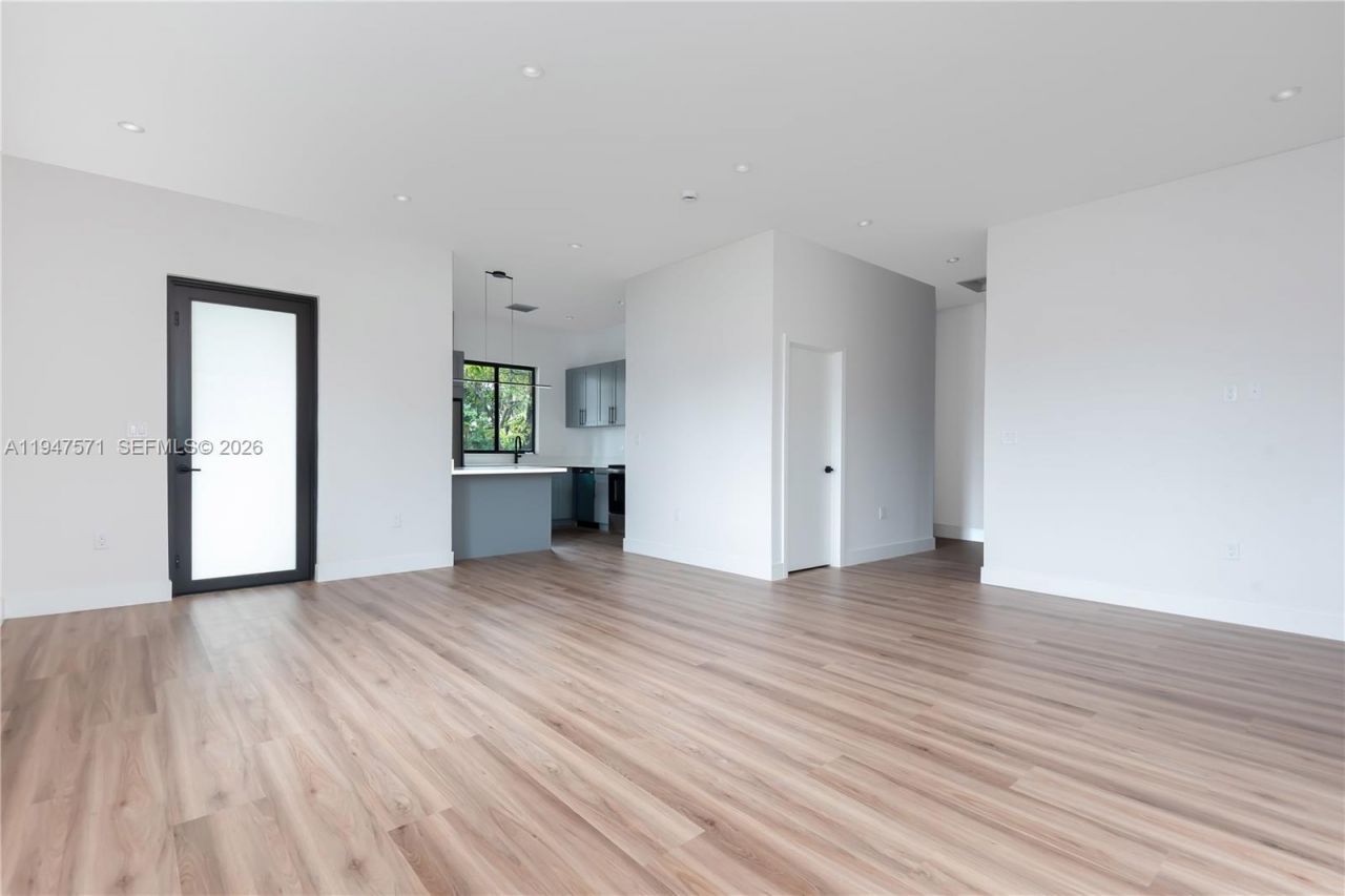 4517 NW 3rd Street, Miami, FL 33126 Photo