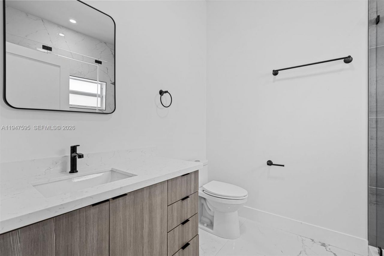 2861 NW 8th Ct, Fort Lauderdale, FL 33311 Photo