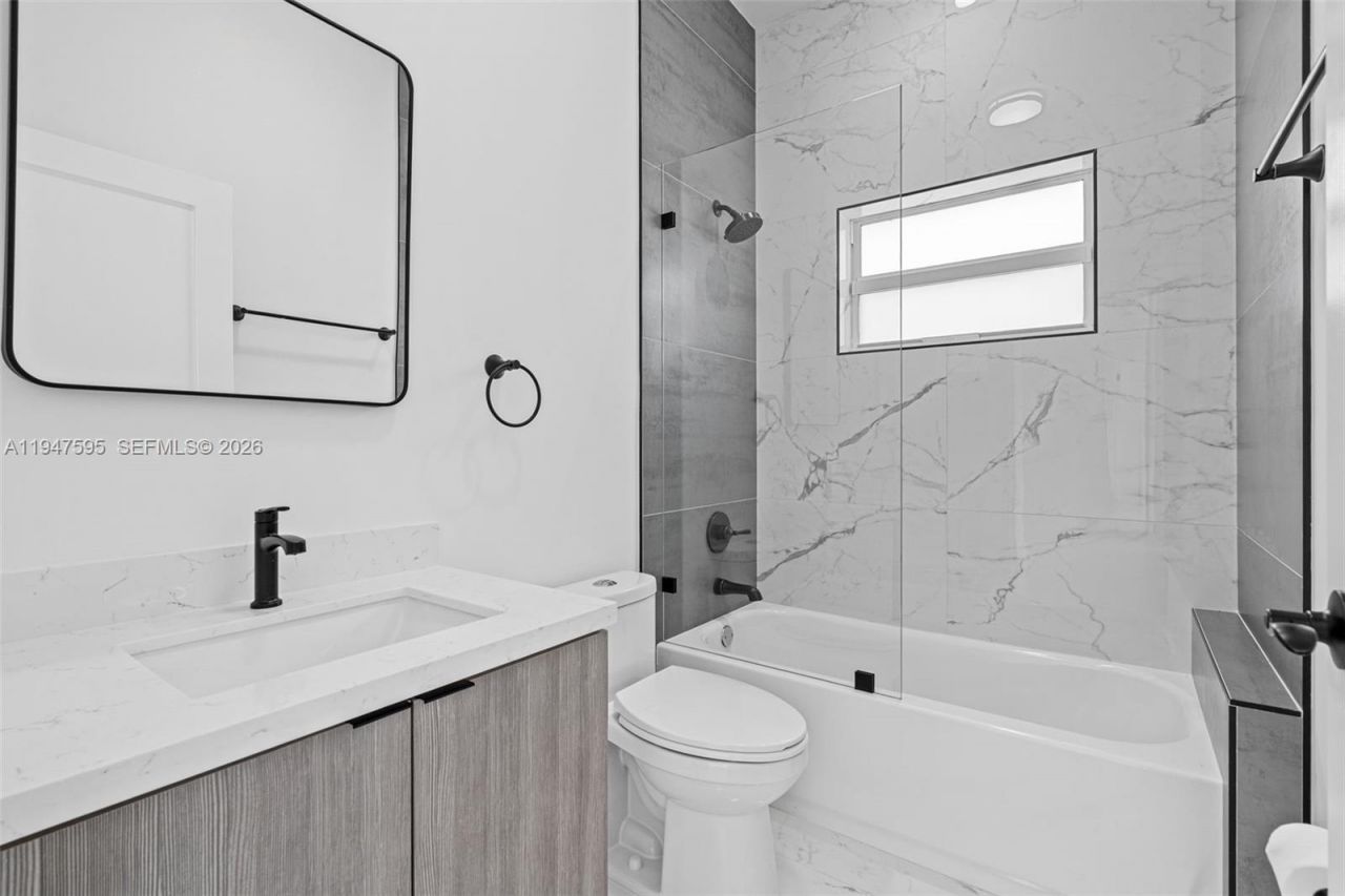 2861 NW 8th Ct, Fort Lauderdale, FL 33311 Photo