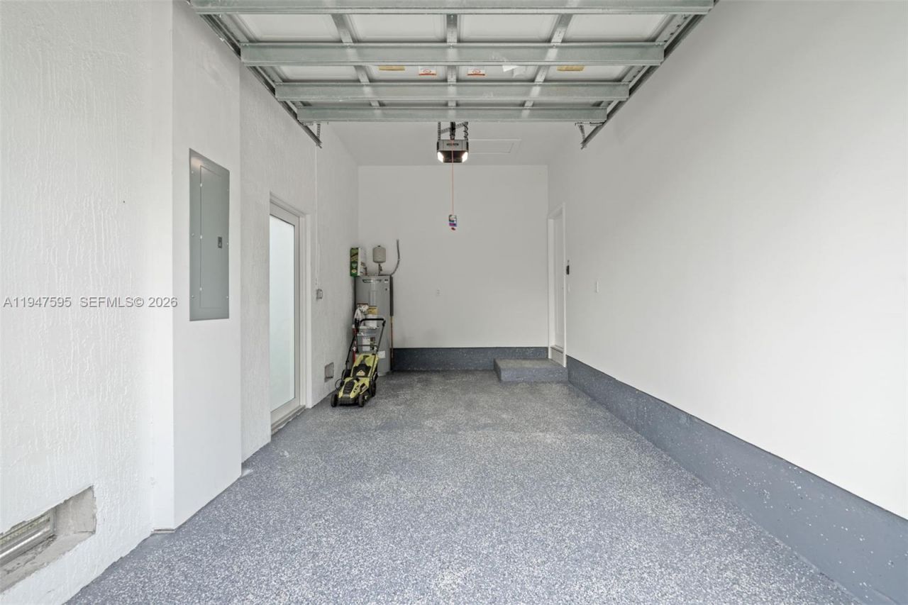 2861 NW 8th Ct, Fort Lauderdale, FL 33311 Photo