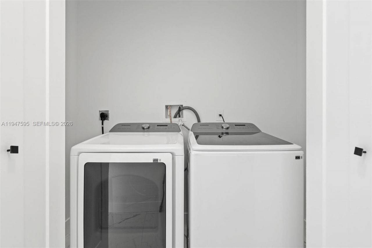 2861 NW 8th Ct, Fort Lauderdale, FL 33311 Photo