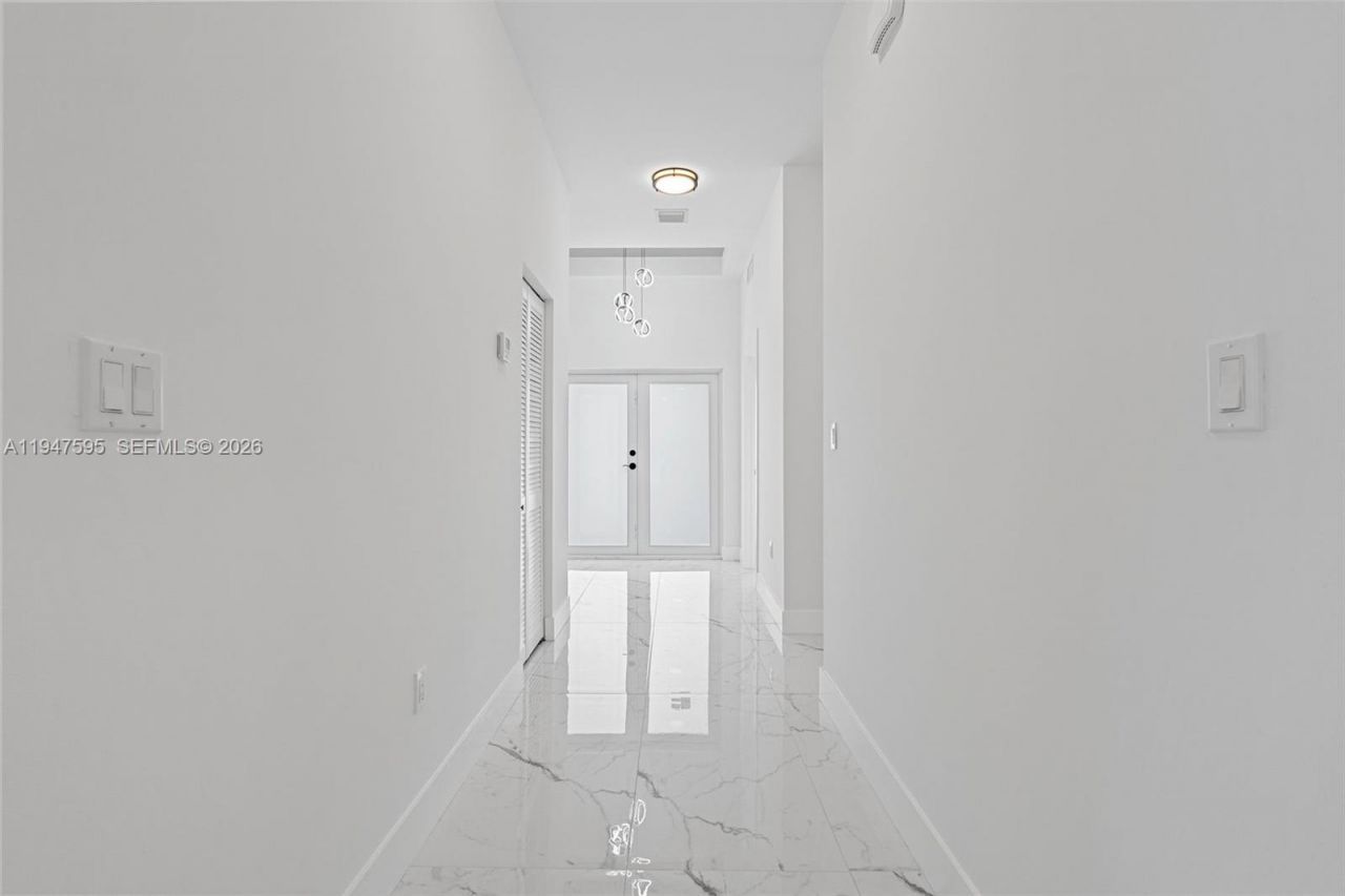 2861 NW 8th Ct, Fort Lauderdale, FL 33311 Photo