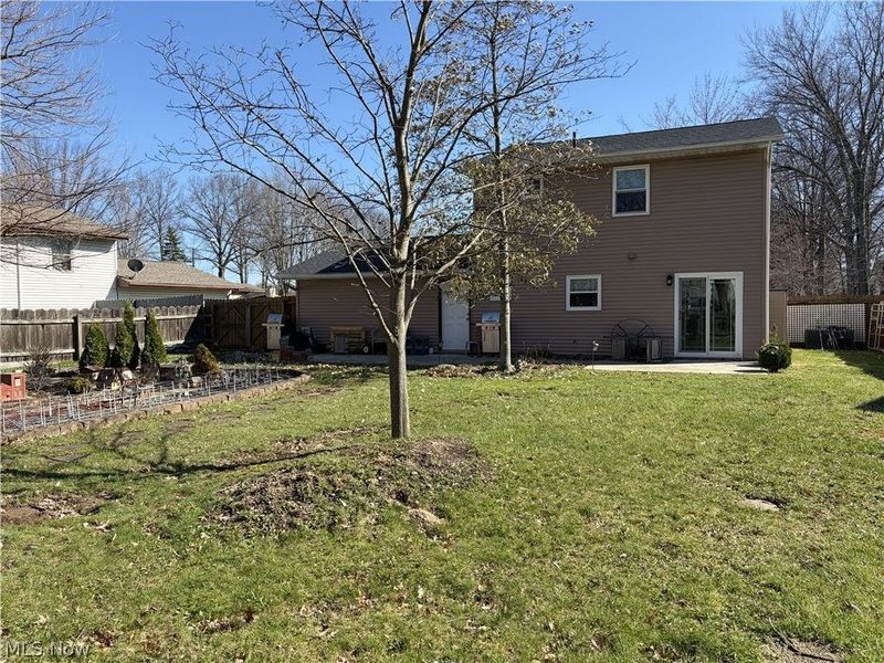 418 Carol Lane, Elyria, OH 44035 Photo 17