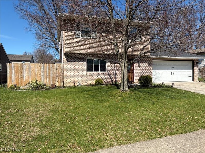 418 Carol Lane, Elyria, OH 44035 Photo 2
