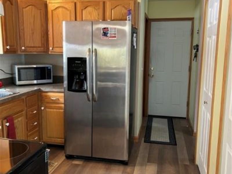 418 Carol Lane, Elyria, OH 44035 Photo 4