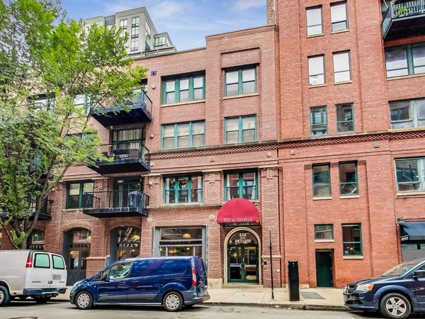 420 W Ontario Street, Unit 404, Chicago, IL 60654