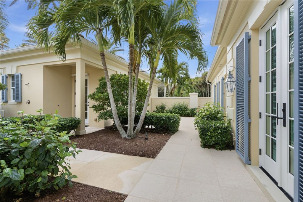1070 Beach Road, Unit 1070, Vero Beach, FL 32963 Photo