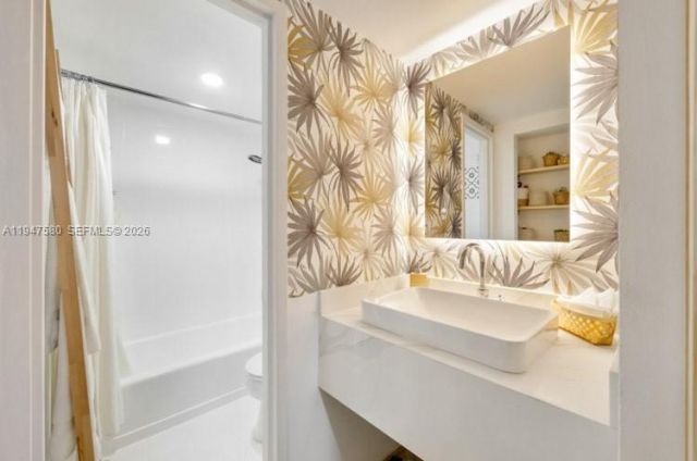 2899 Collins Ave, Unit 1638, Miami Beach, FL 33140 Photo