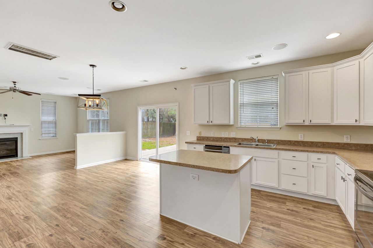 8751 Jessica Court Photo 12