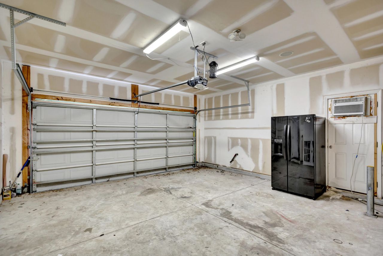 8751 Jessica Court Photo 28