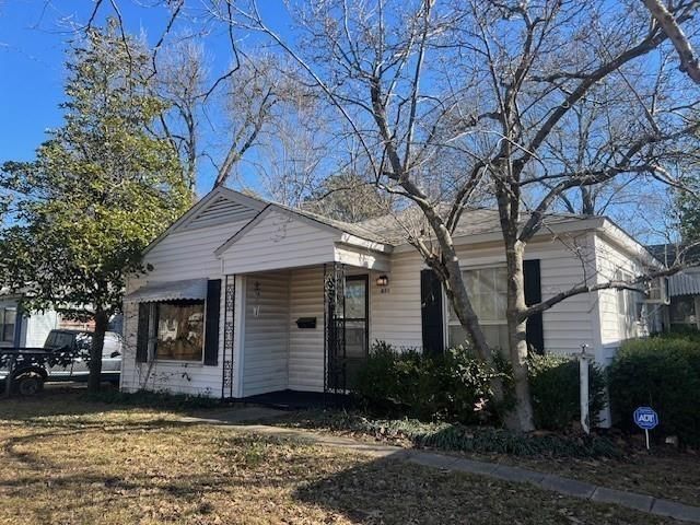 831 17th Street Se, Paris, TX 75460 Main Photo
