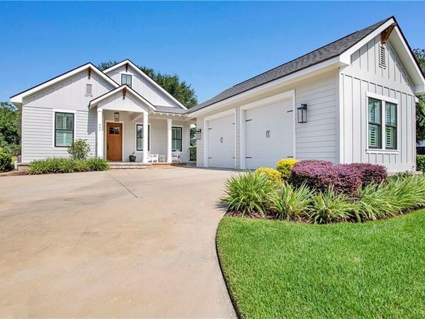 849 Apricot Lane, Fairhope, AL 36532