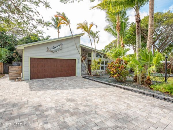 331 Avenida Del Sol Avenue, Indialantic, FL 32903