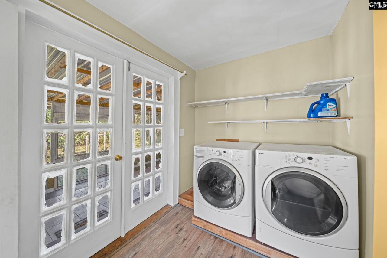 31 Gardner Street S Photo 11