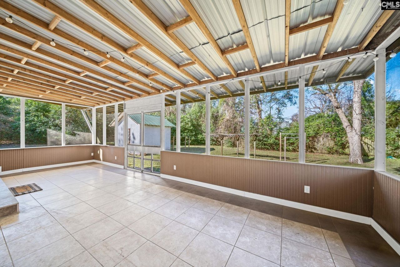 31 Gardner Street S Photo 25