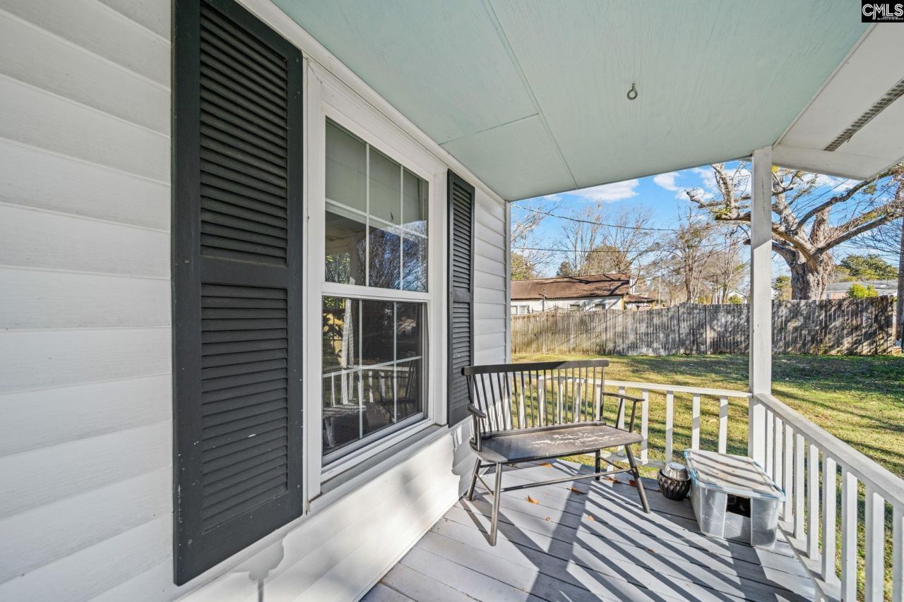 31 Gardner Street S Photo 27