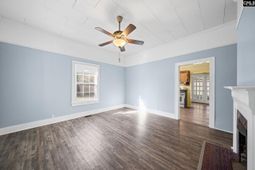 31 Gardner Street S photo 4