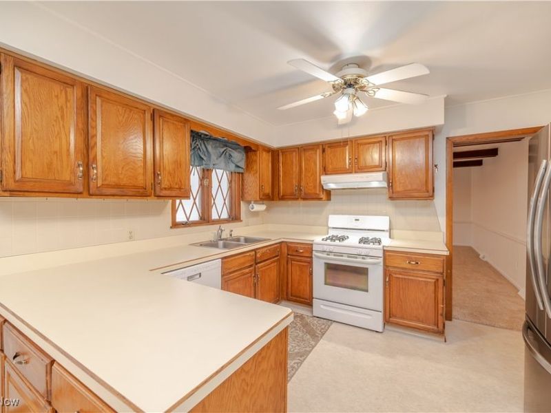 3990 Claridge Drive, Austintown, OH 44511 Photo 11