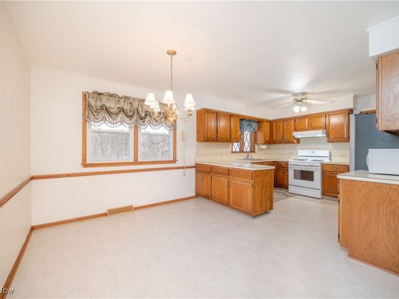 3990 Claridge Drive, Austintown, OH 44511 Photo 14