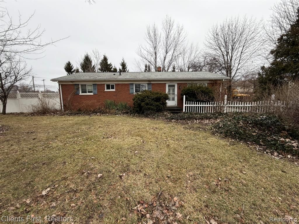 1033 Chopin Street, Troy, MI 48083 Main Photo