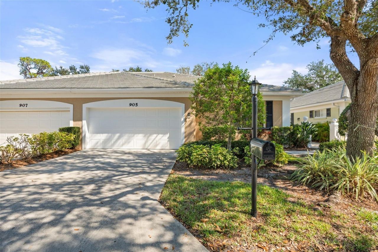 905 Barclay Court, Venice, FL 34293 Photo