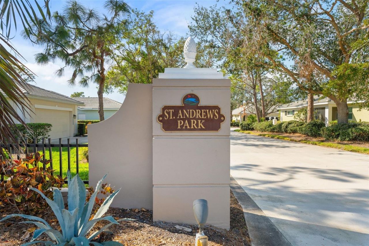 905 Barclay Court, Venice, FL 34293 Photo