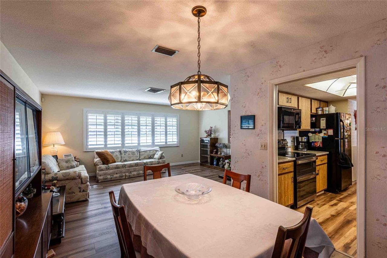 1830 Oak Forest Drive S, Clearwater, FL 33759 Photo