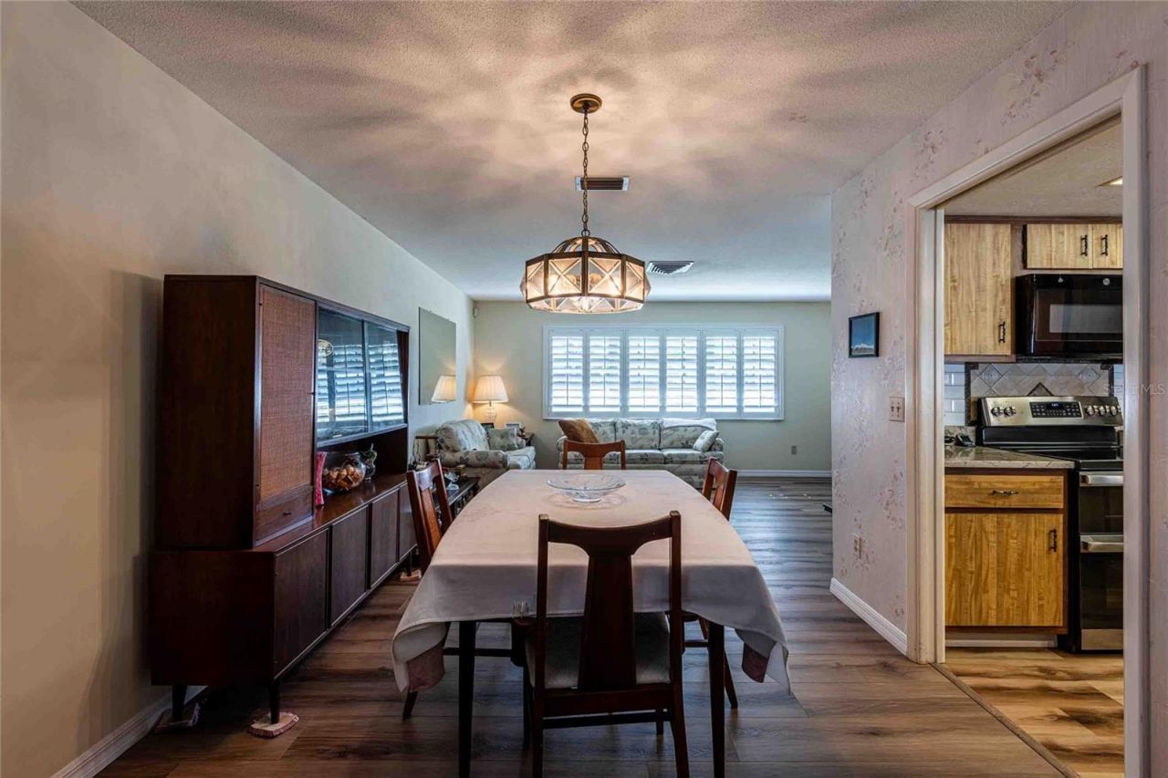 1830 Oak Forest Drive S, Clearwater, FL 33759 Photo