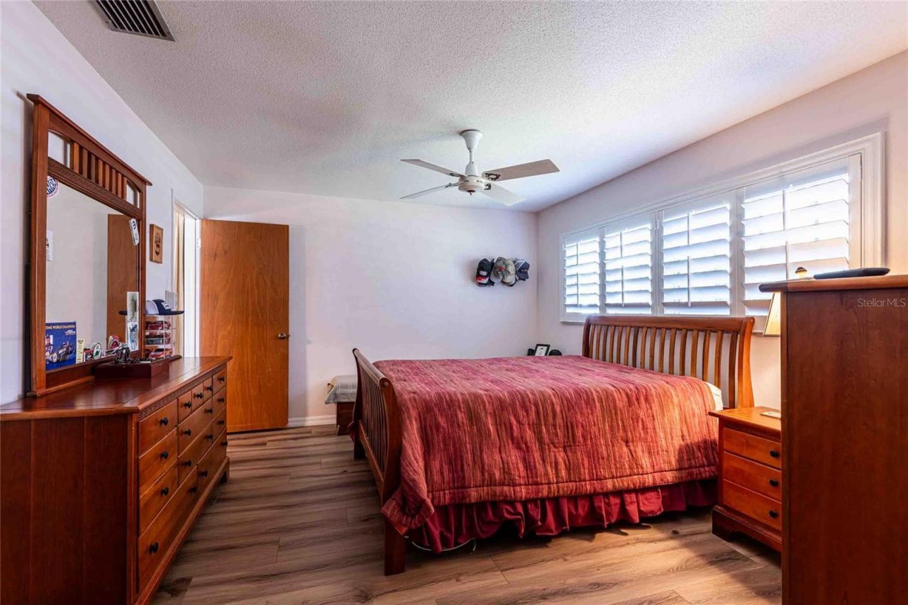 1830 Oak Forest Drive S, Clearwater, FL 33759 Photo