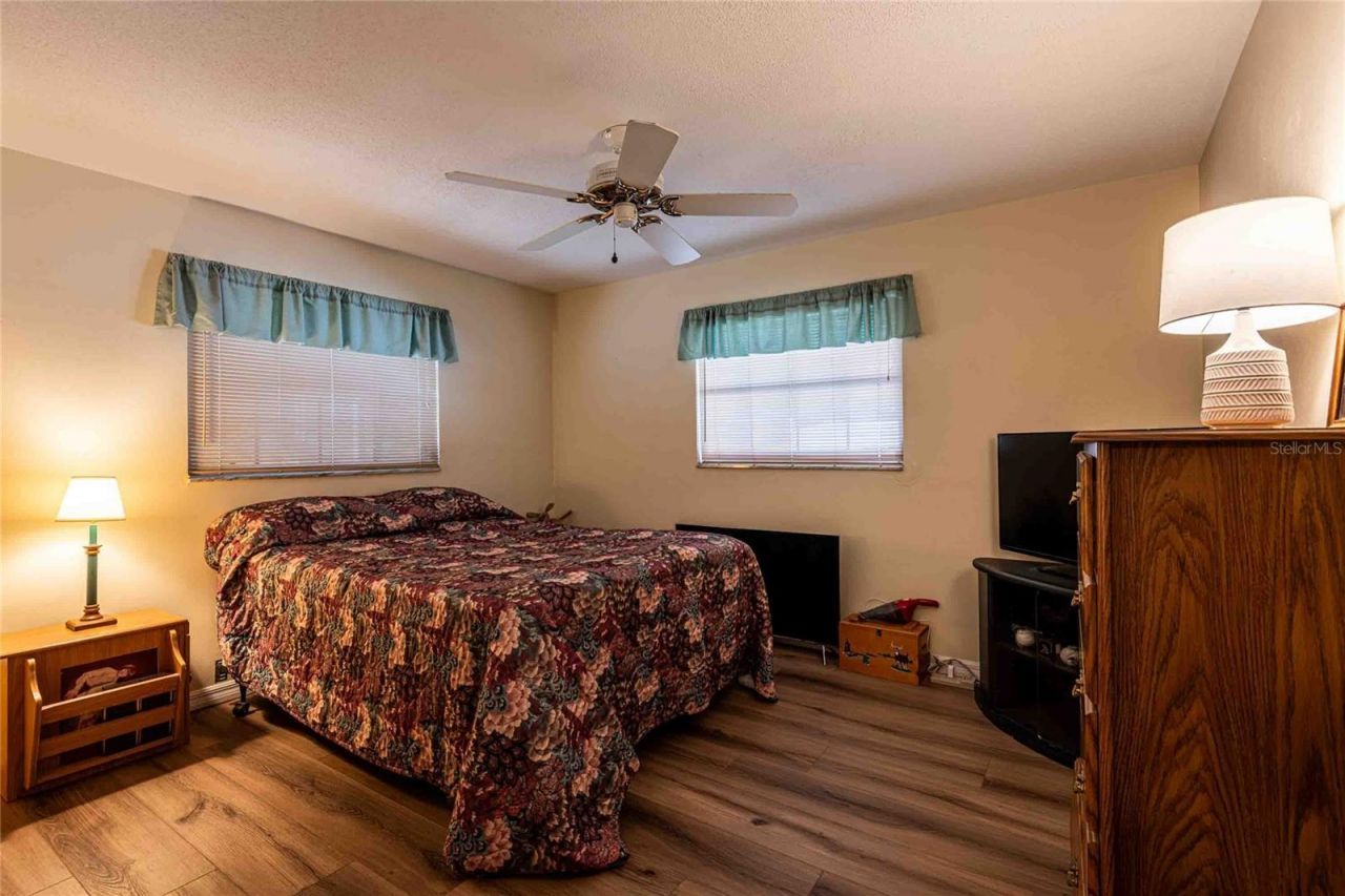 1830 Oak Forest Drive S, Clearwater, FL 33759 Photo