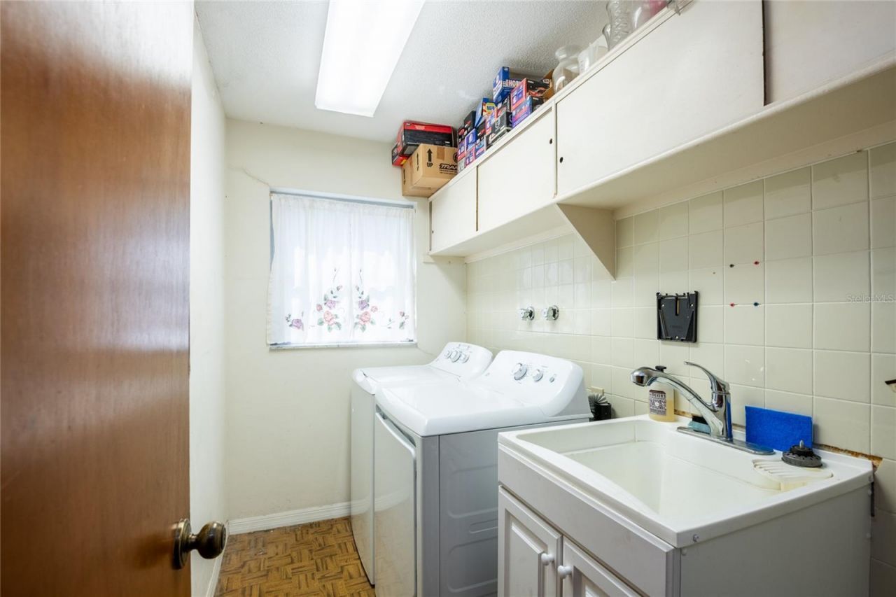 1830 Oak Forest Drive S, Clearwater, FL 33759 Photo