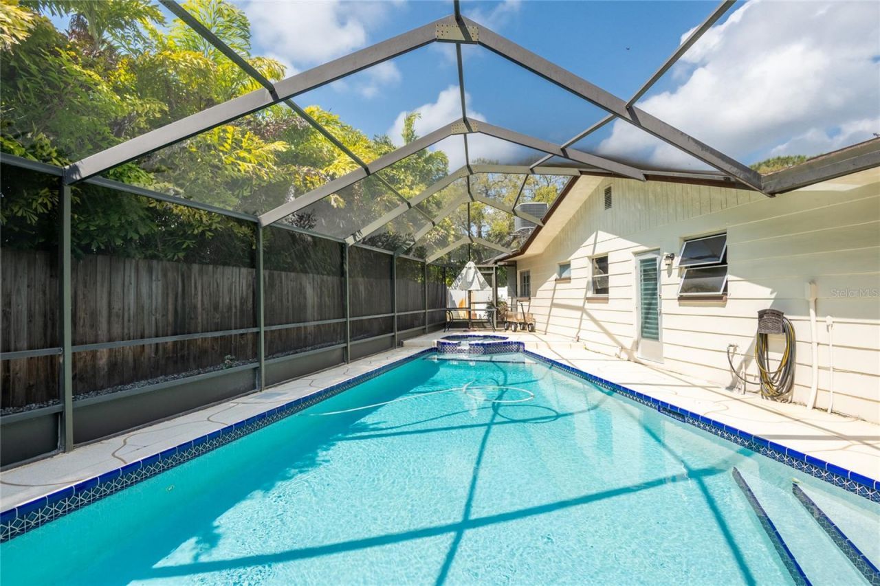 1830 Oak Forest Drive S, Clearwater, FL 33759 Photo