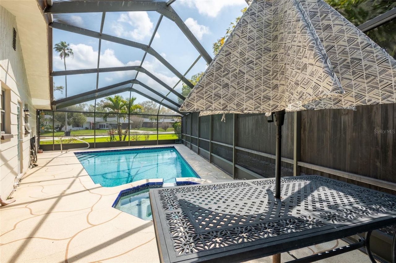 1830 Oak Forest Drive S, Clearwater, FL 33759 Photo