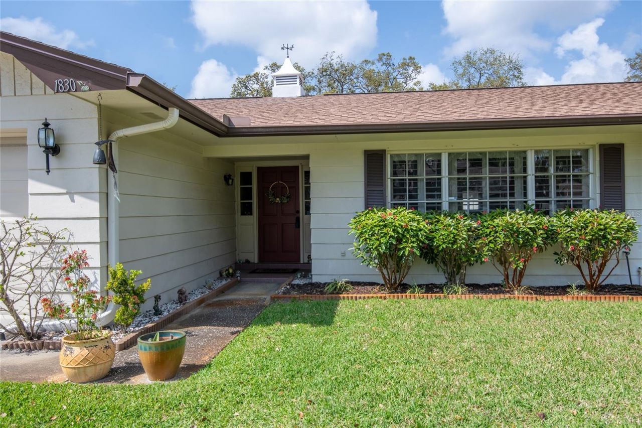 1830 Oak Forest Drive S, Clearwater, FL 33759 Photo
