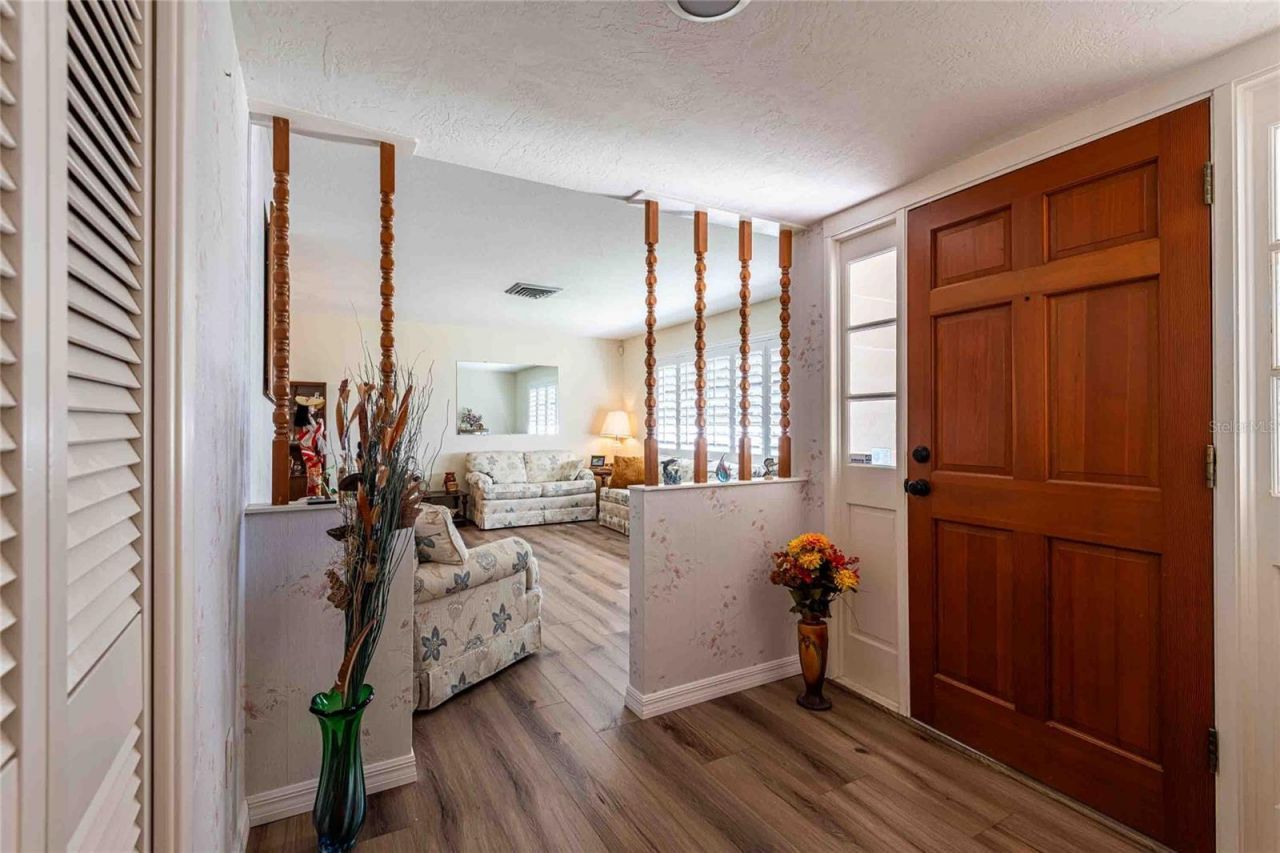 1830 Oak Forest Drive S, Clearwater, FL 33759 Photo