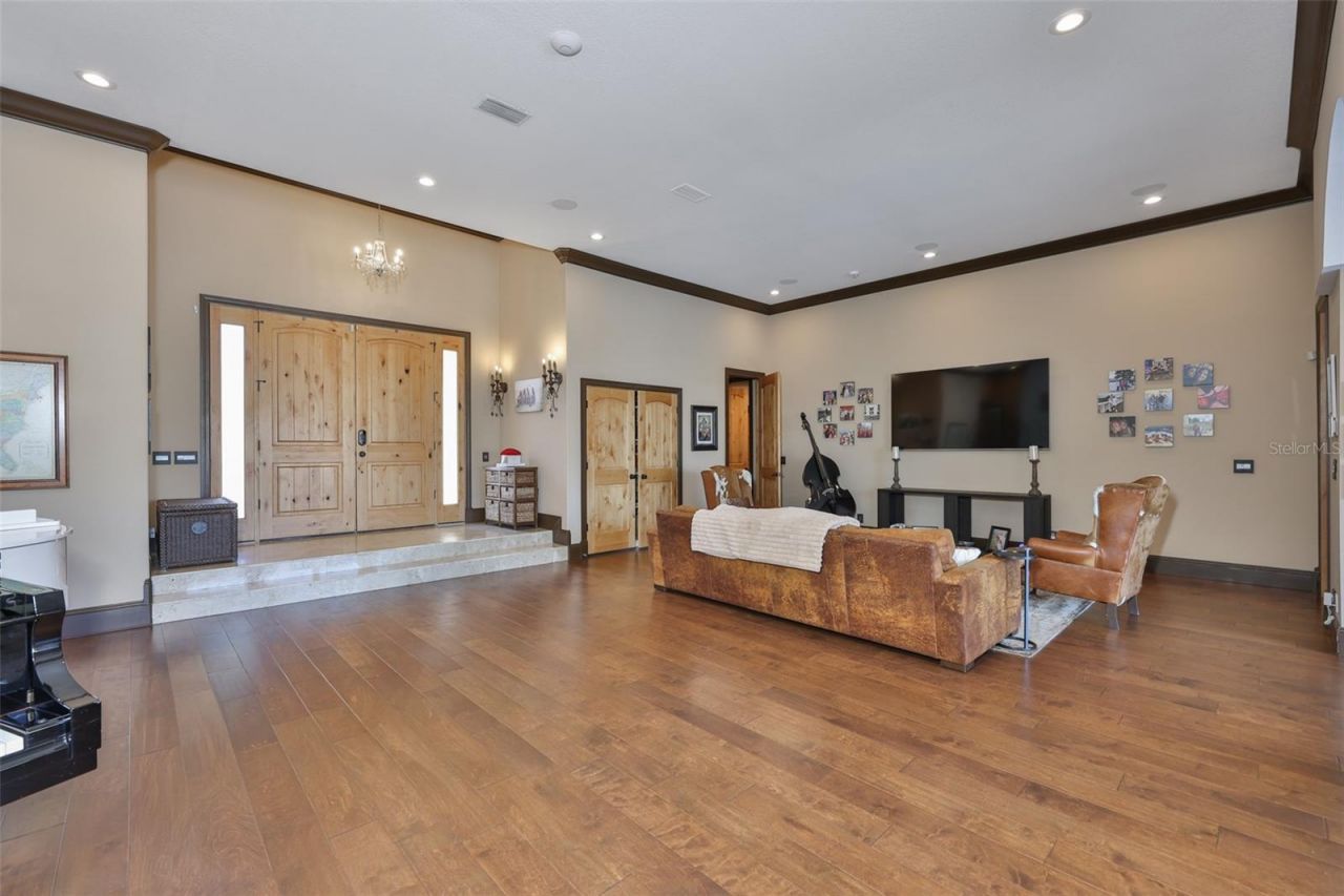 9805 Compass Point Way, Tampa, FL 33615 Photo