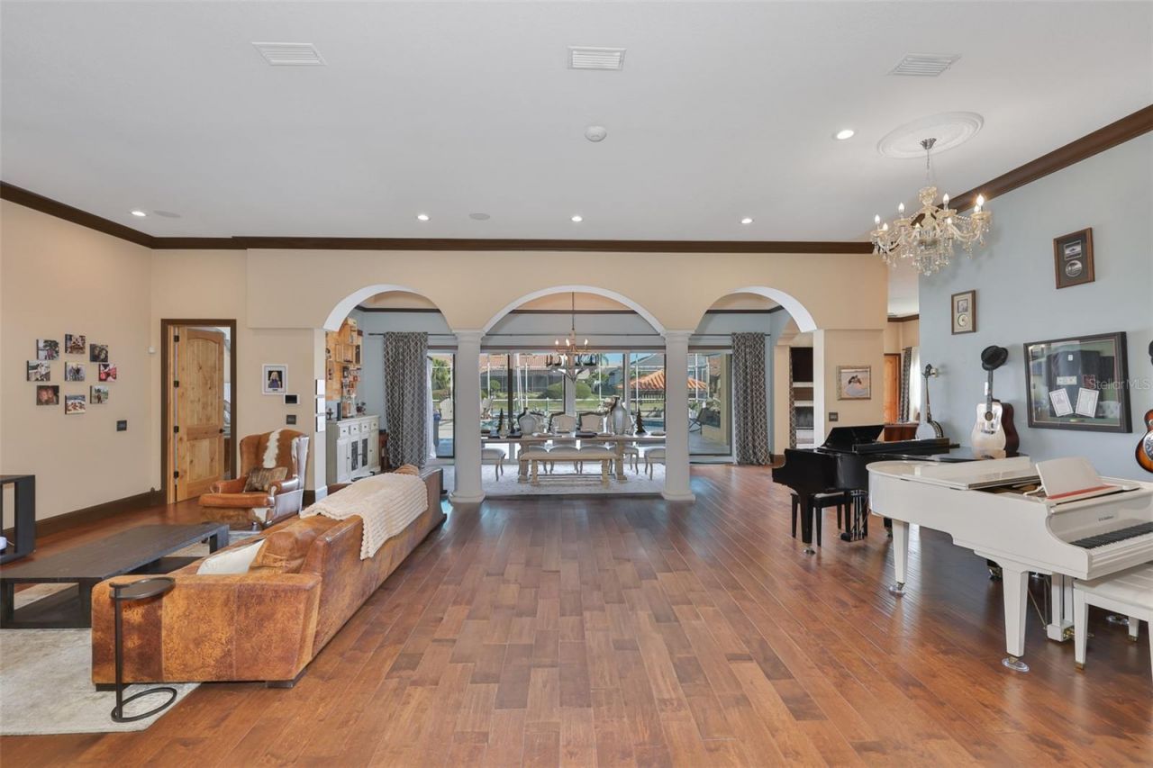 9805 Compass Point Way, Tampa, FL 33615 Photo