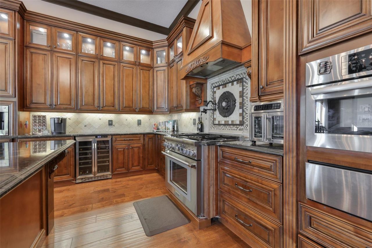 9805 Compass Point Way, Tampa, FL 33615 Photo