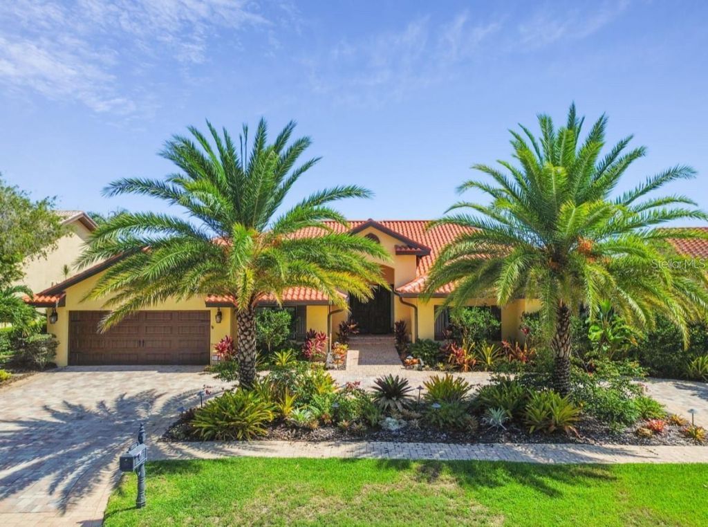9805 Compass Point Way, Tampa, FL 33615 Photo