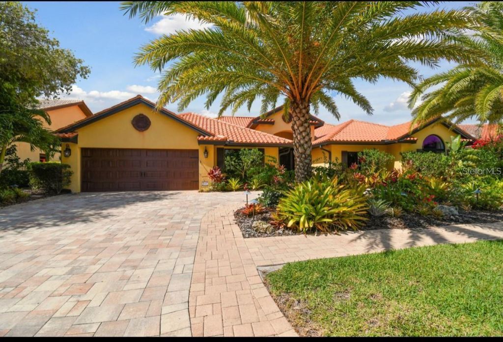 9805 Compass Point Way, Tampa, FL 33615 Photo