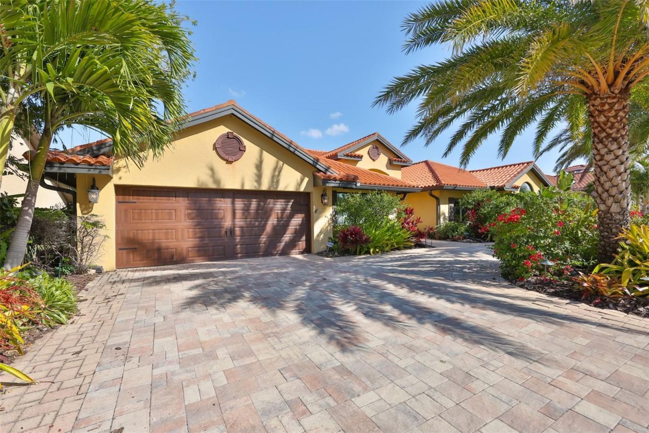 9805 Compass Point Way, Tampa, FL 33615 Photo