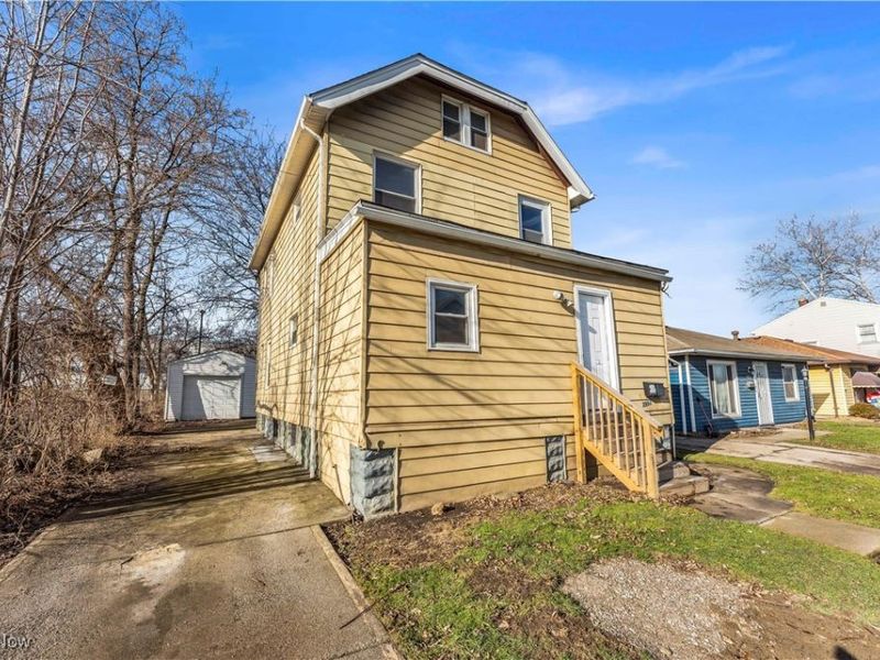 3992 E 26th Street, Unit 1/DN, Newburgh Heights, OH 44105 Photo 2