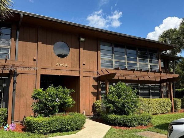 4944 NW 102nd Ave, Unit 204-3, Doral, FL 33178