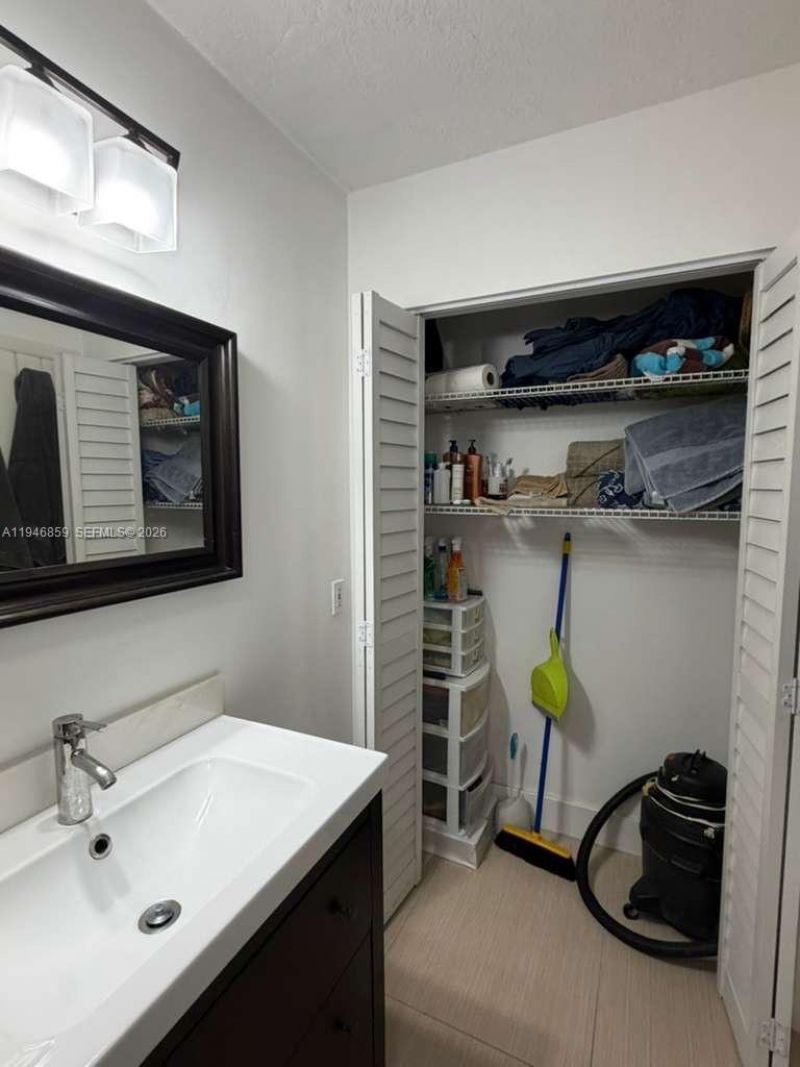 4944 NW 102nd Ave, Unit 204-3, Doral, FL 33178 Photo