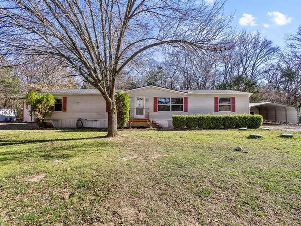 341 Pecan Place Lane, Pottsboro, TX 75076